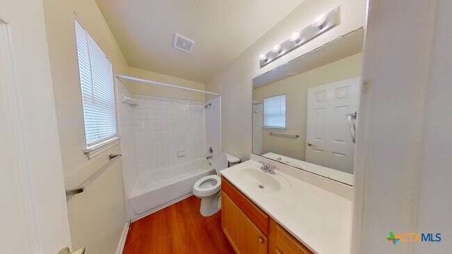 Building Photo - 102 Hersee Ct