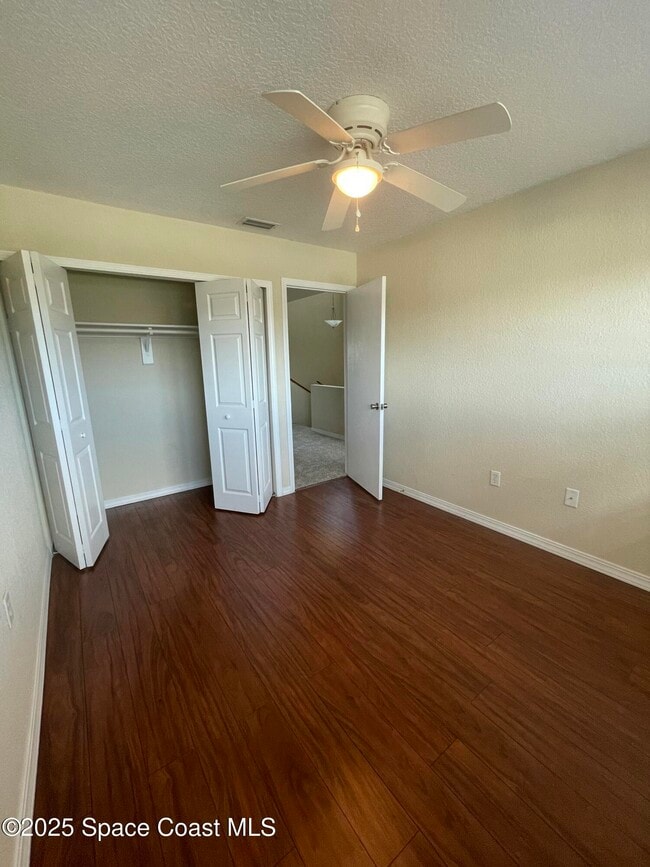 Building Photo - 503 Summerset Ct