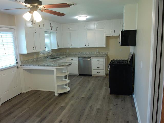 Building Photo - 4929 Roxie St