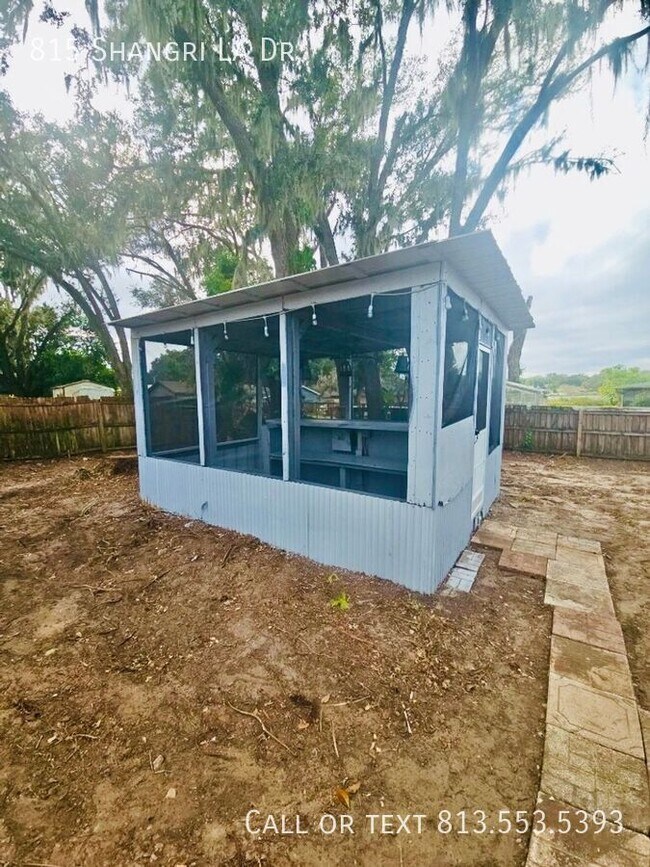 Building Photo - 815 Shangri La Dr