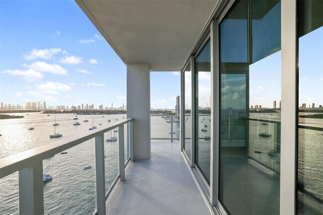 Building Photo - 1500 Bay Rd