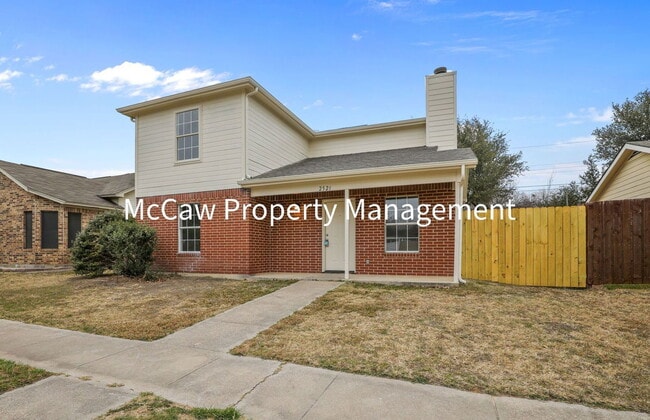 Primary Photo - 2521 Markland St