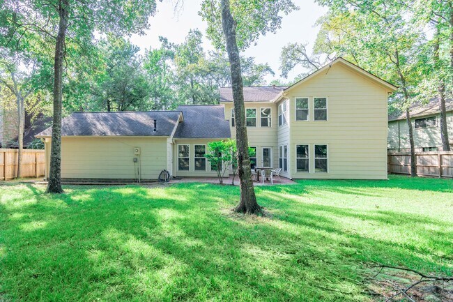 Building Photo - 10 Coralvine Ct