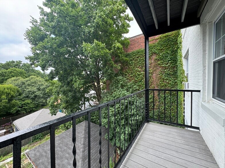 Building Photo - 339 S Huntington Ave