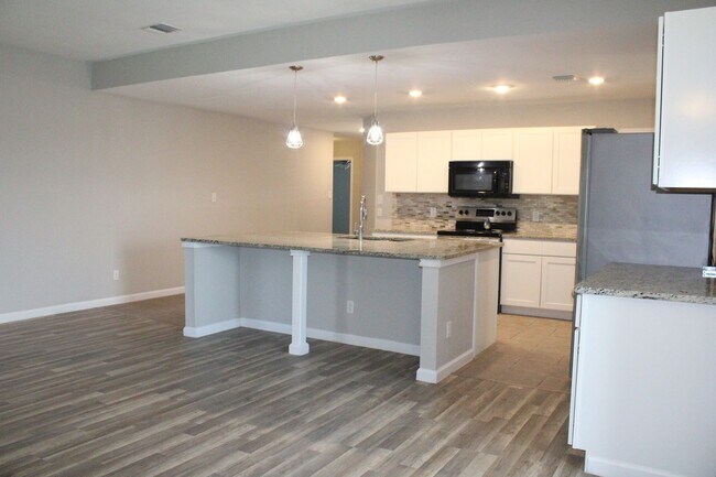 Building Photo - Meadow Brook