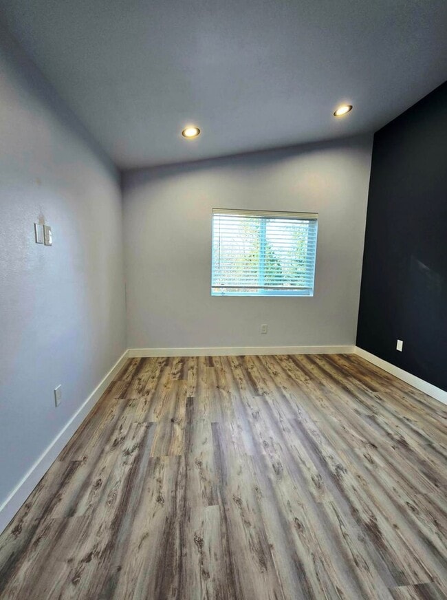 Building Photo - Brand new build! 2 bedroom, 1 bath apartment