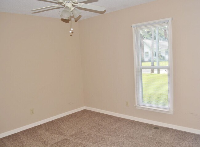 Building Photo - 2 Bed/ 1 Bath Duplex in Downtown Lillington