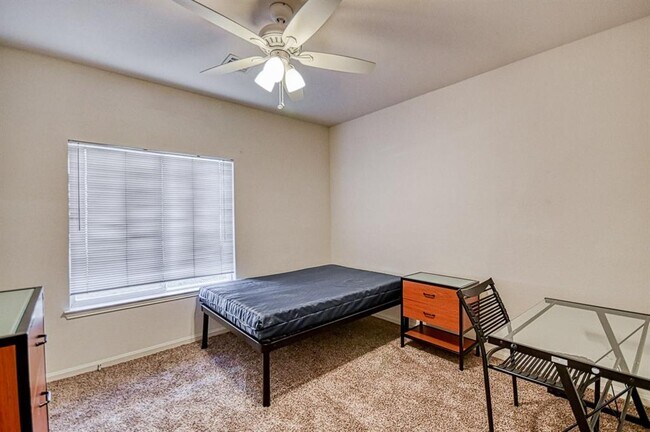 Building Photo - 2200 Classen Blvd