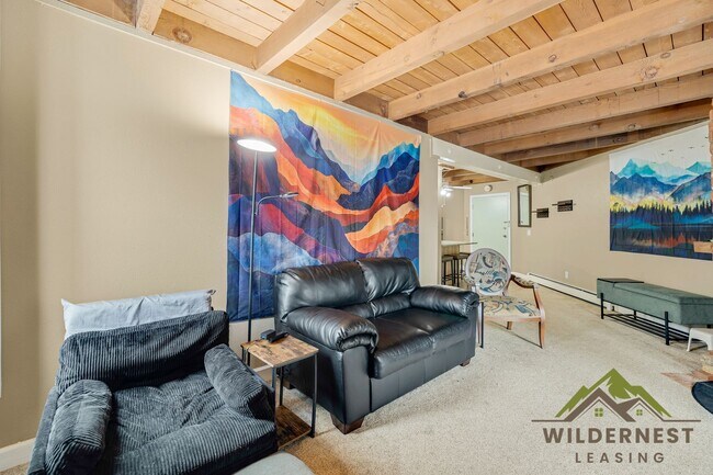 Building Photo - Remodeled One Bedroom Winter Rental