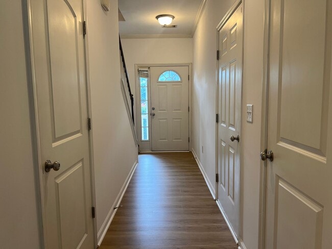 Building Photo - Gorgeous 3/2.5 End Unit Condo in Simpsonvi...
