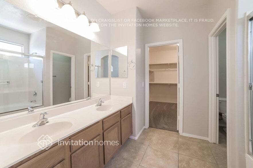 Building Photo - 7114 W Ocotillo Rd