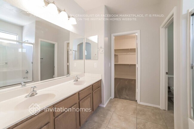 Building Photo - 7114 W Ocotillo Rd