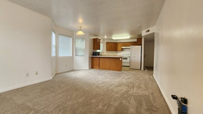 Building Photo - 105 Daybreak Ln