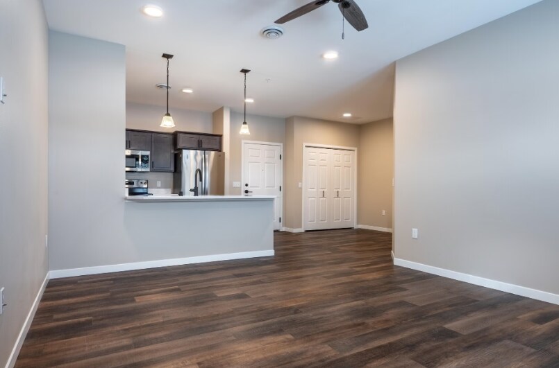 Building Photo - 608 Pine St