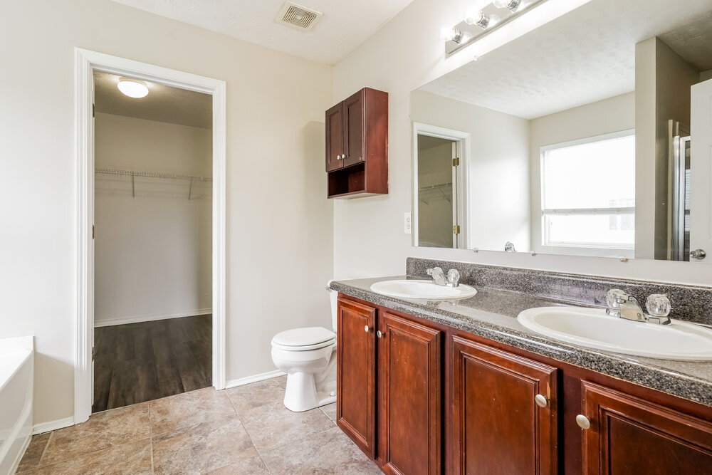 Building Photo - 2893 Creekbend Dr
