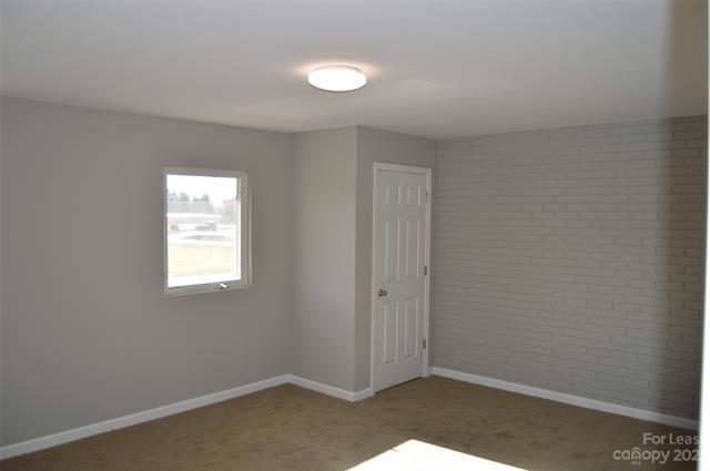 Building Photo - 2166 Old Mountain Rd