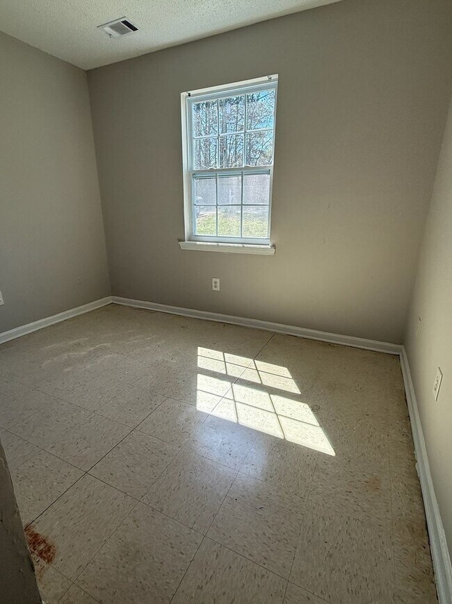 Building Photo - 8170 Geiger St NW