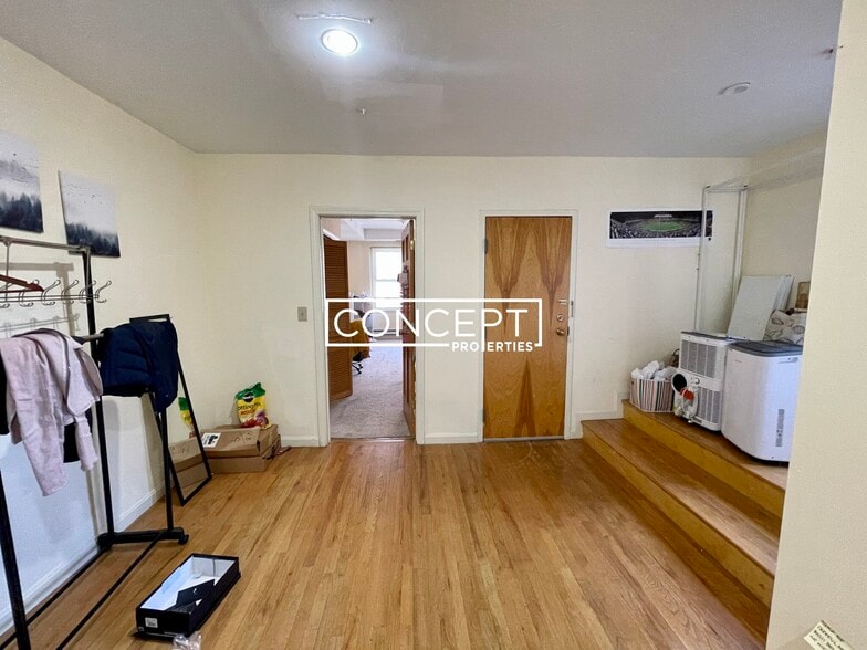Building Photo - 1406 Beacon St