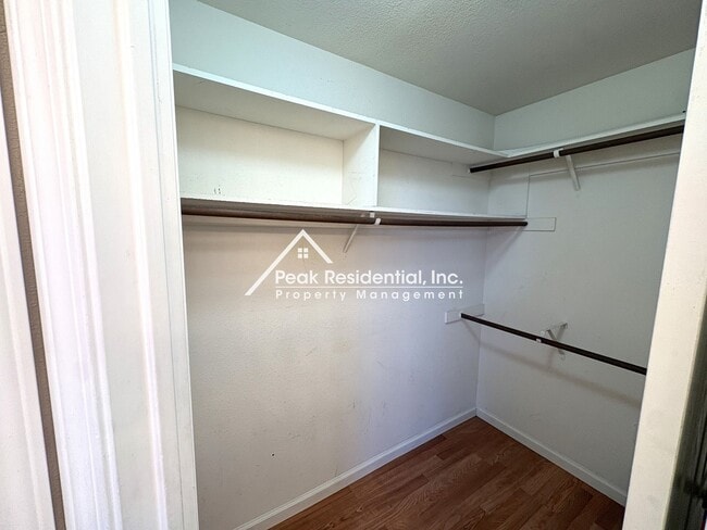 Building Photo - Charming 3bd/2ba Elk Grove Home With 2 Car Garage!