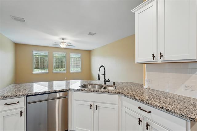 Building Photo - 5411 Montrose Dr