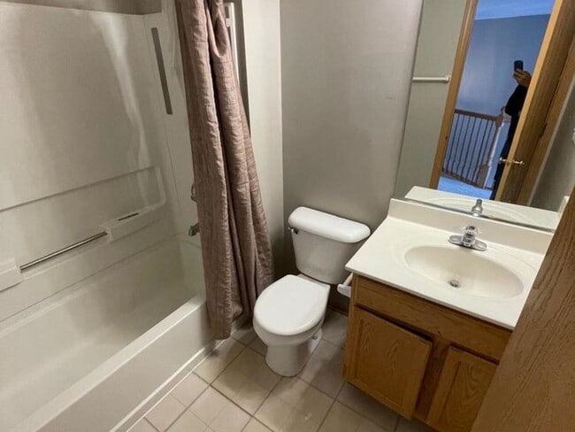 Building Photo - 458 Landmark Ave