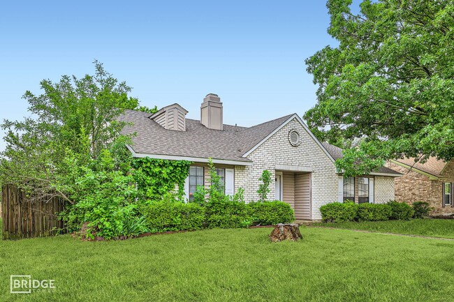 Building Photo - 8314 Kensington Dr