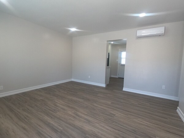 Building Photo - 122 Jefferson Ave