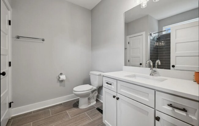 Building Photo - "Experience Nashville Charm: Spacious 3-Bed, 3.5-Bath Retreat on Byrum Avenue!" Fenced Back Yard!