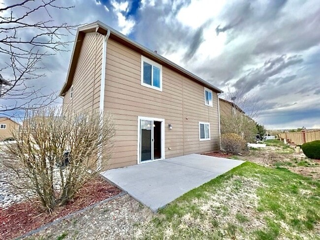 Building Photo - Stetson Hills Home with 3 Bedrooms and 2.5 Baths Available in May