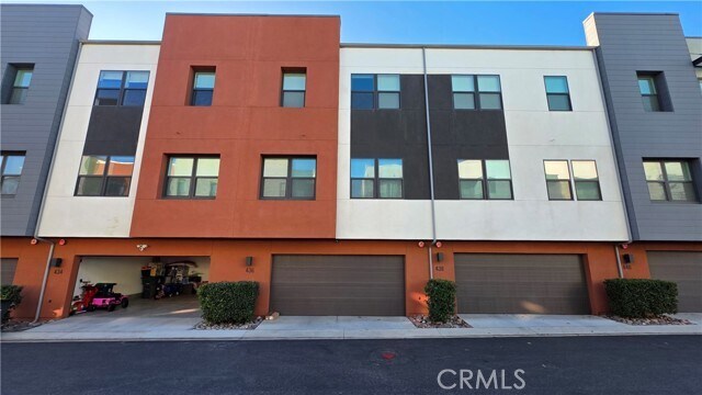 Building Photo - 436 Village