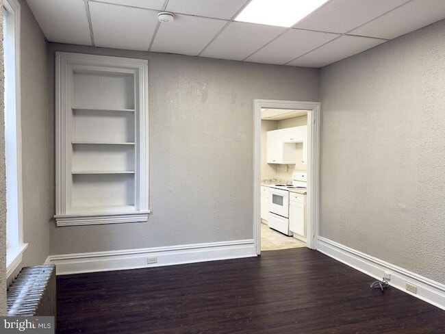 Building Photo - 658 Walnut St