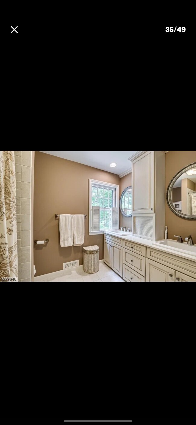 Building Photo - 6 Oak Grove Ln