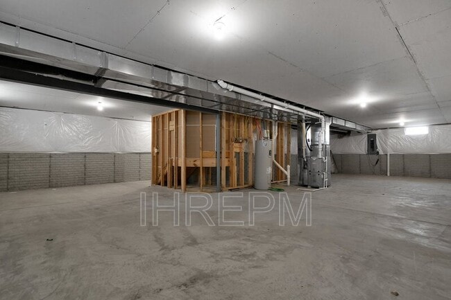 Building Photo - 5791 Trl Vw Xing
