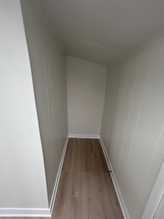 Building Photo - 6639 Alexander Ave