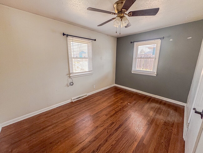 Building Photo - 702 Melton St