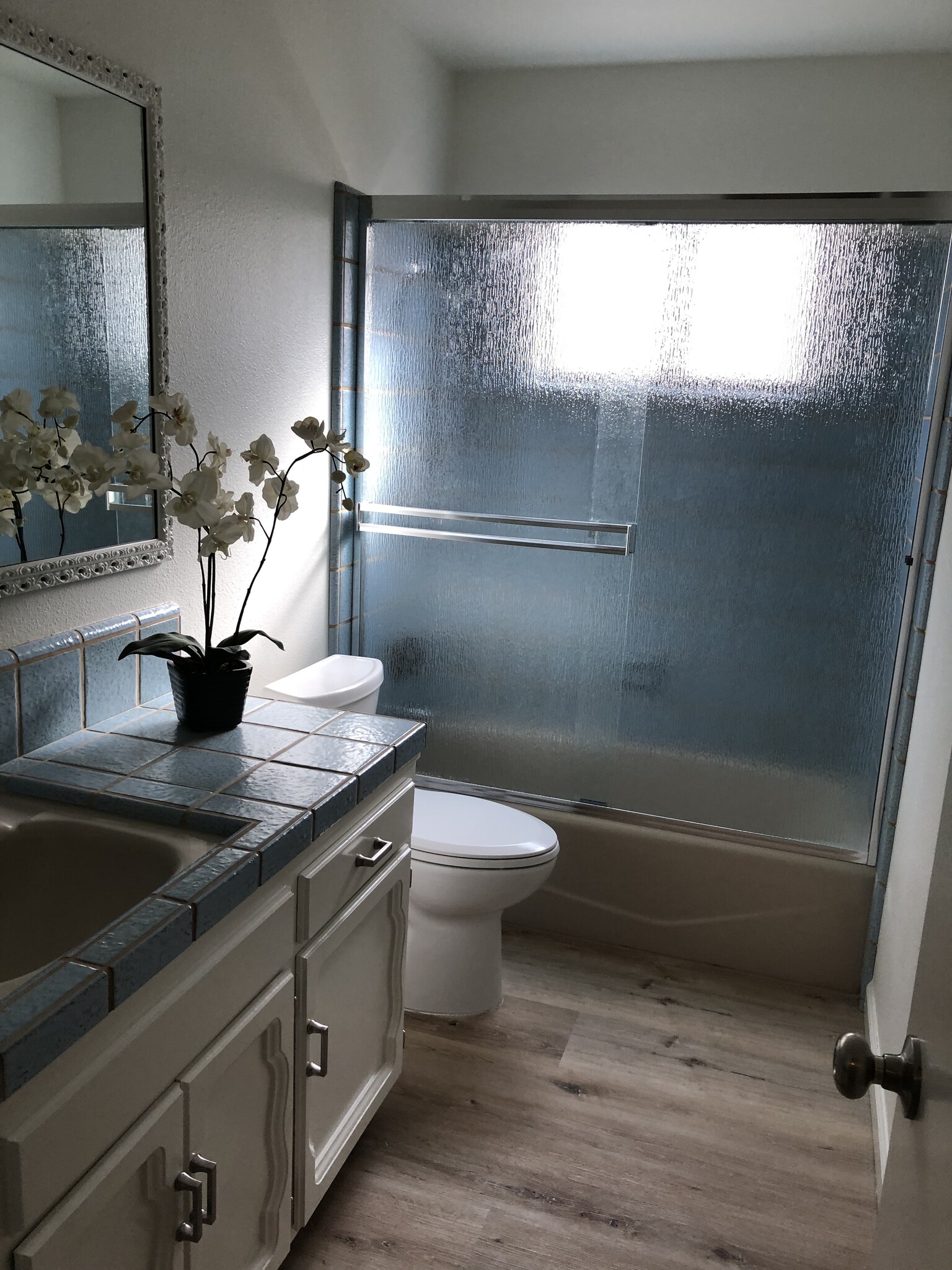 Hall Bath - 1222 S Spruce St