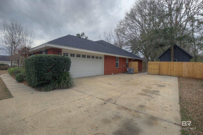Building Photo - 139 Destrehan Rd