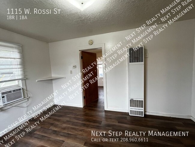 Building Photo - 1115 Rossi St