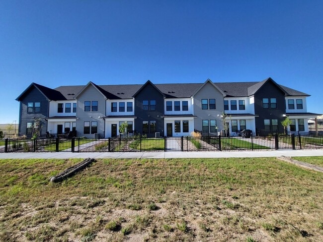 Building Photo - Beautiful Newly Built 3 Bedroom 2.5 Bath Townhome In Sweetgrass!!!!!