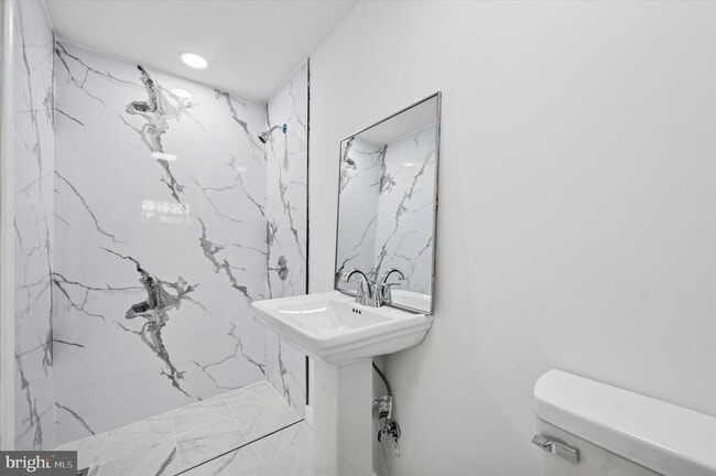 Building Photo - 703 N 66th St