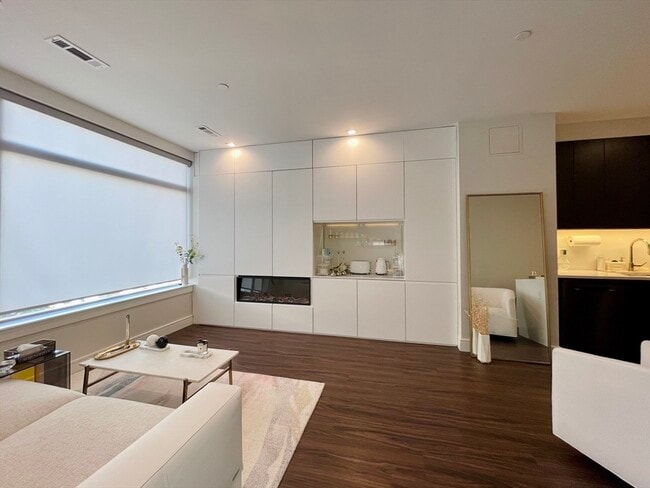 Building Photo - 99 Sumner St