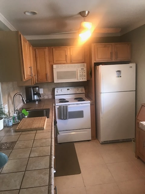 Building Photo - 2515 NE 1st Ct