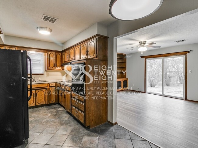 Building Photo - *COMING MAY 2026* Charming 3 Bed/1.5 Bath Single Family Home in West Norman