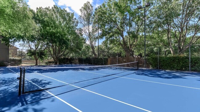 Building Photo - 13005 Heinemann Dr