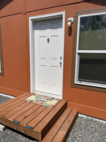 Building Photo - 9344 N Chicago Ave