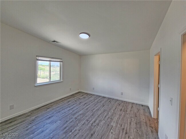 Building Photo - 1821 Pershing Ave