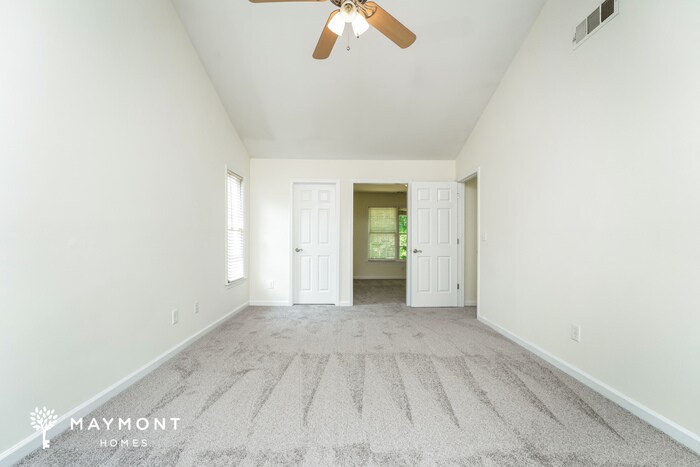 Building Photo - 7492 Crescent Bend Cove