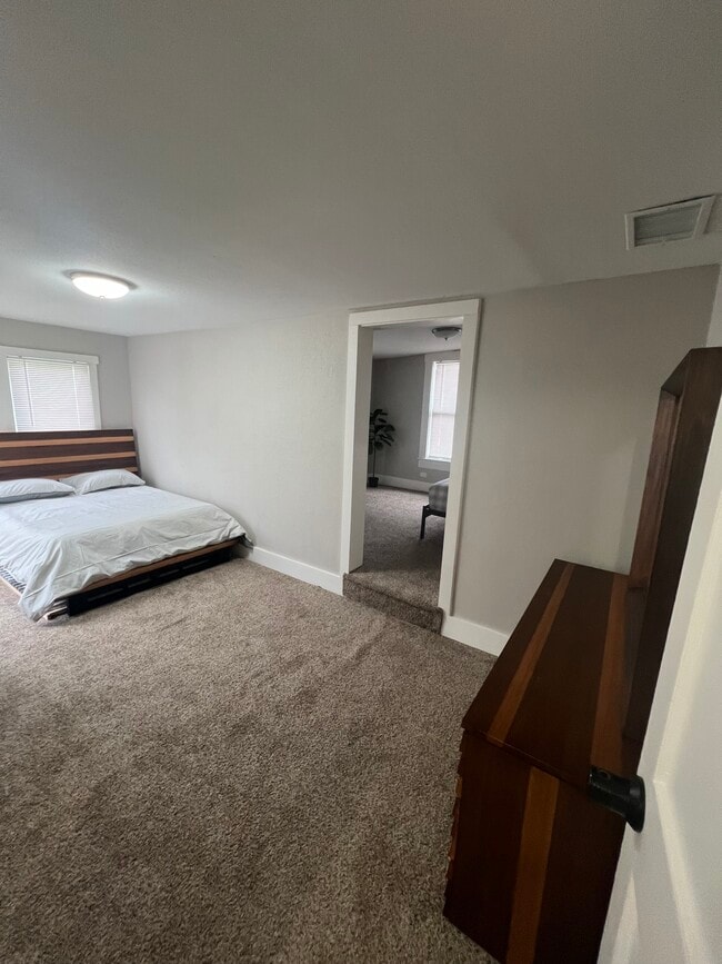 Building Photo - 807 Rigsby Ave