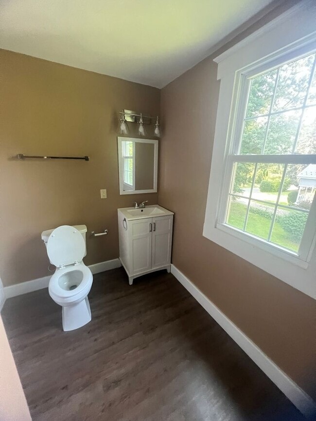Building Photo - Large Remodeled 4 bed 2 Bath - Girard Pa