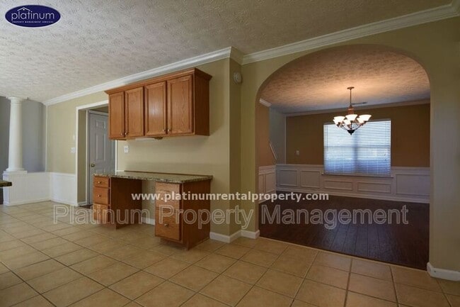 Building Photo - 1325 Holleybrooke Dr